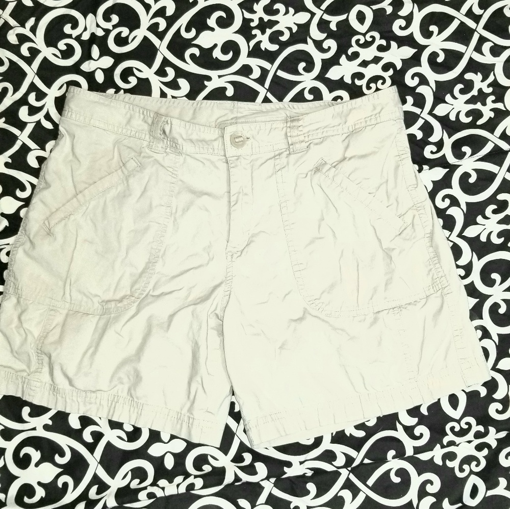 Comfy Crinkle Khaki Shorts